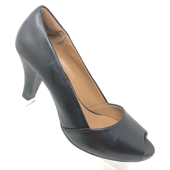 Clarks Shoes - Clarks Artisan Florine Kona Black Leather Pump 9 M